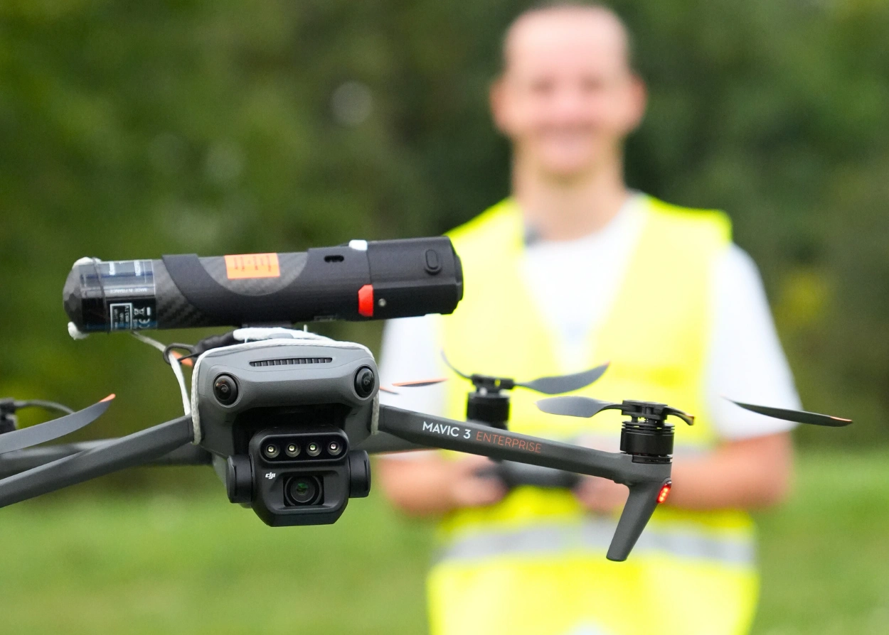 Projekt-bez-nazwy-_50_ (1) zdjecie mezczyzny nad mostem